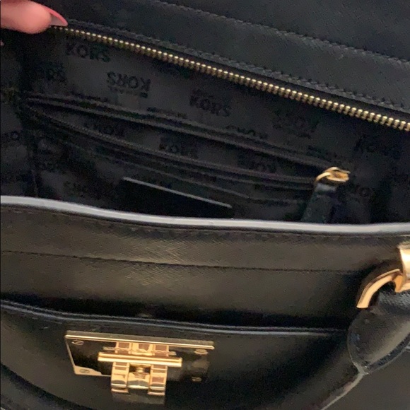 Beautiful Michael Kors Purse! - Picture 4 of 4